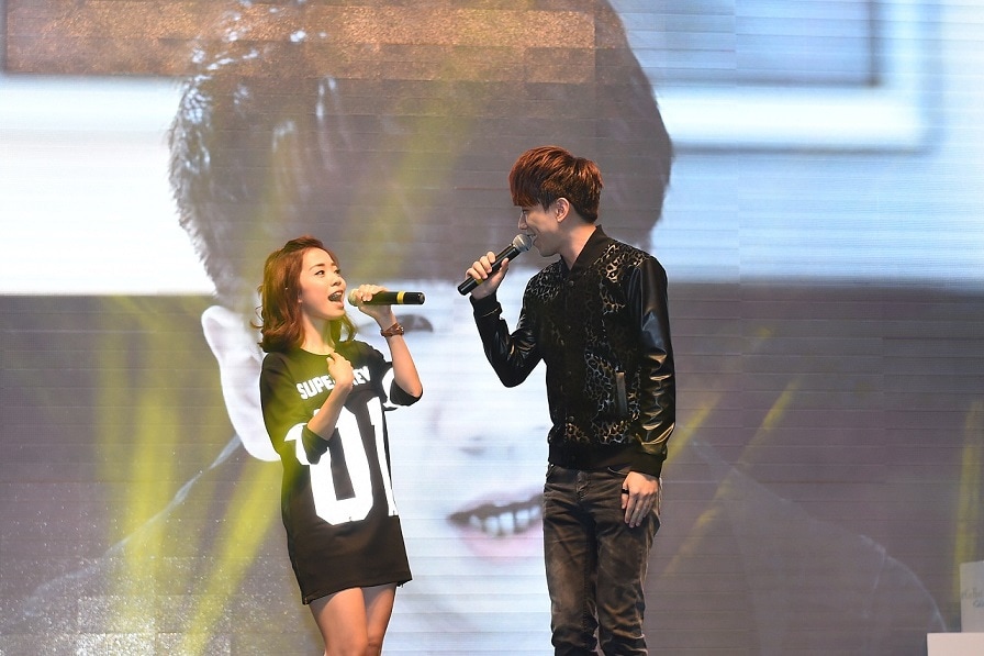 Hanz郭文翰为《30不单身》量身定作一首主题曲《只有一种爱》，与Emily陈子颖合唱。